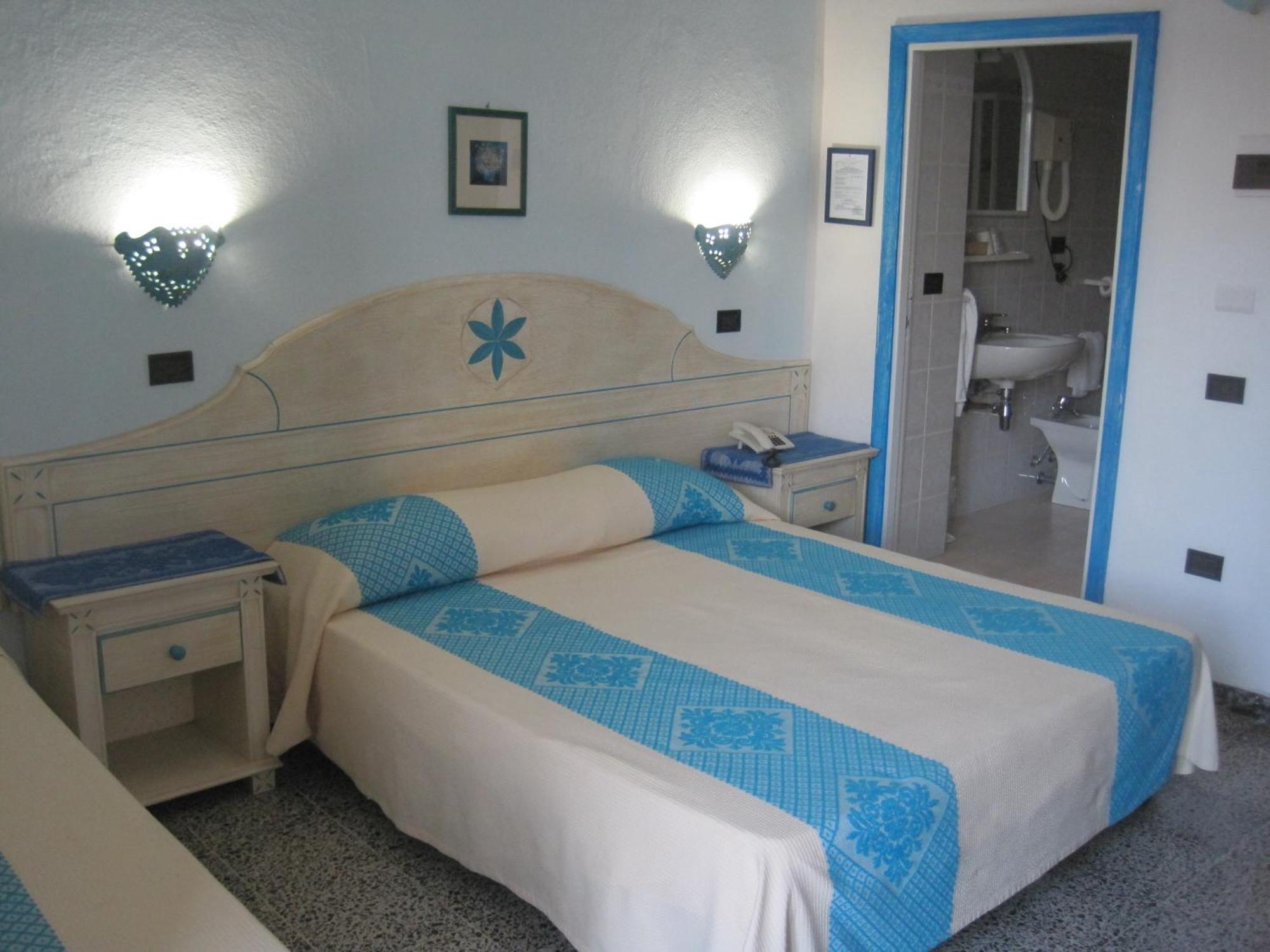 Hotel Moderno Санта-Тереза-Галлура Номер фото