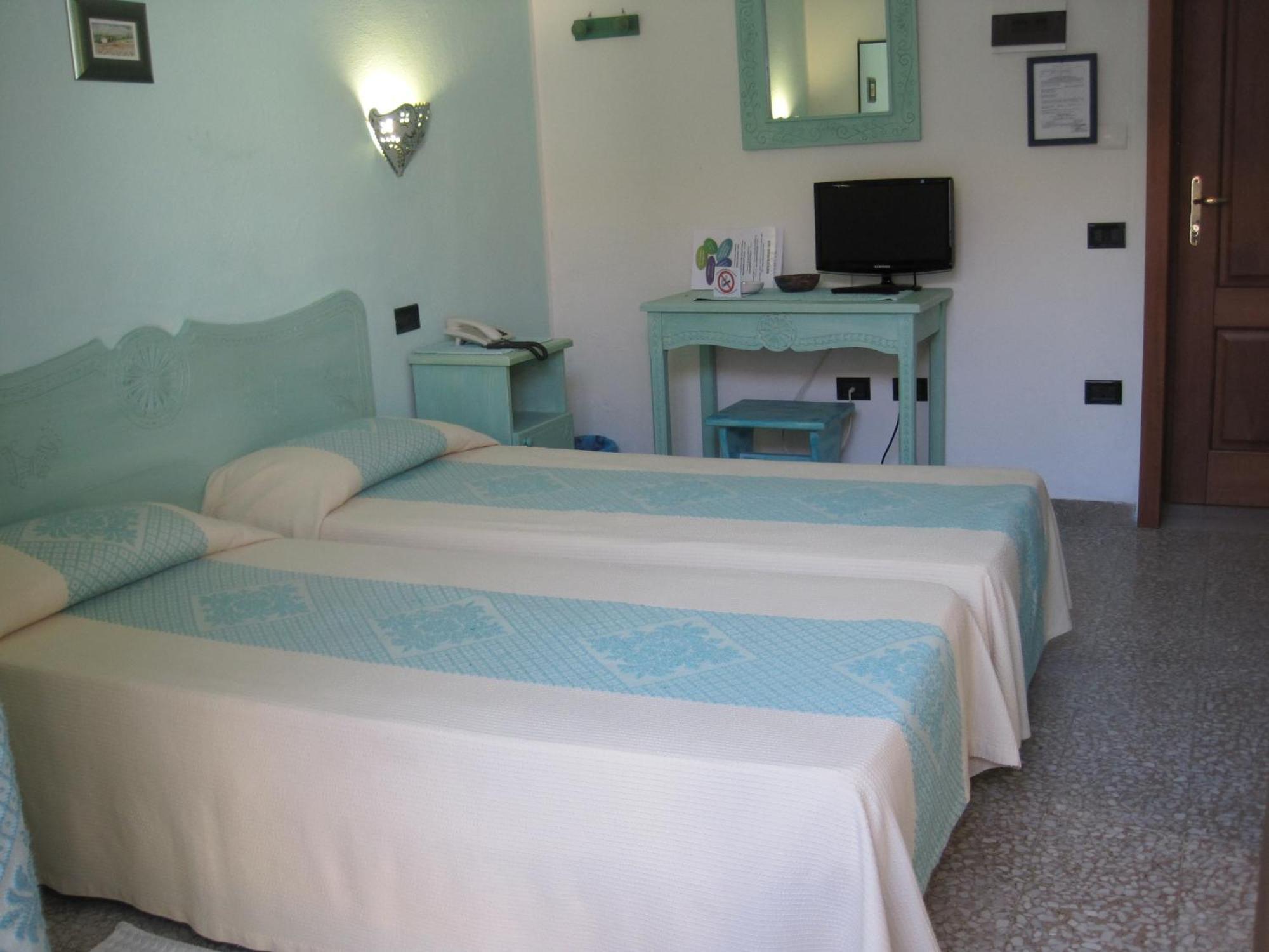 Hotel Moderno Санта-Тереза-Галлура Номер фото
